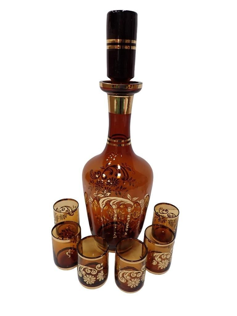 Vintage MCM Decanter Set with Gold Gilt Floral Design Decanter and 6 Liqueur Glasses: Vintage MCM Decanter Set with Gold Gilt Floral Design Decanter and 6 Liqueur Glasses All pictures are considered part of the description and should be examined carefully by bidders. Live Auctioneers i
