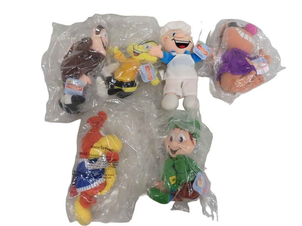 Cereal Characters Plush Toys incl Lucky Charms Leprechaun, Count Chocula, Honey Nut Cheerios Bee,: General Mills Cereal Characters Plush Toys incl Lucky Charms Leprechaun, Count Chocula, Honey Nut Cheerios Bee, Cocoa Puffs Sonny the Cuckoo Bird, Wendell the Baker from Cinnamon Toast Crunch, Chip th
