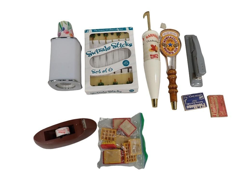 Collectibles inc Vintage Fidelitone Record Player Needles, Harpoon Octoberfest Beer Tap Handle (1 of 10)