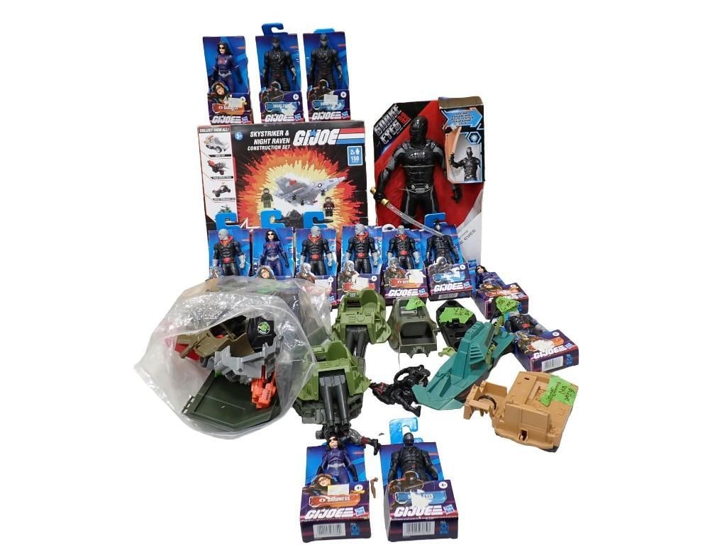 Lot of G.I. Joe toys including some new in package (1 of 8)