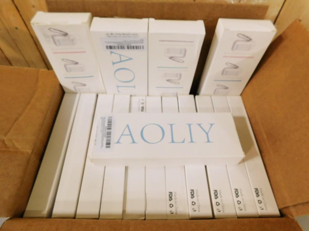 Lot of Approx 160 Collapsible Drinking Straws: Lot of Approx 160 Collapsible Drinking Straws All pictures are considered part of the description and should be examined carefully by bidders. Live Auctioneers is now offering Live Shipping through th