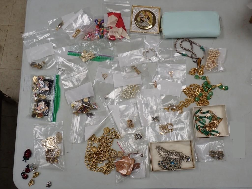 Lot of assorted Costume Jewelry including Vintage, Pins, Buttons, Necklaces, a small compass, etc.: Lot of assorted Costume Jewelry including Vintage, Pins, Buttons, Necklaces, a small compass, etc. All pictures are considered part of the description and should be examined carefully by bidders. Live
