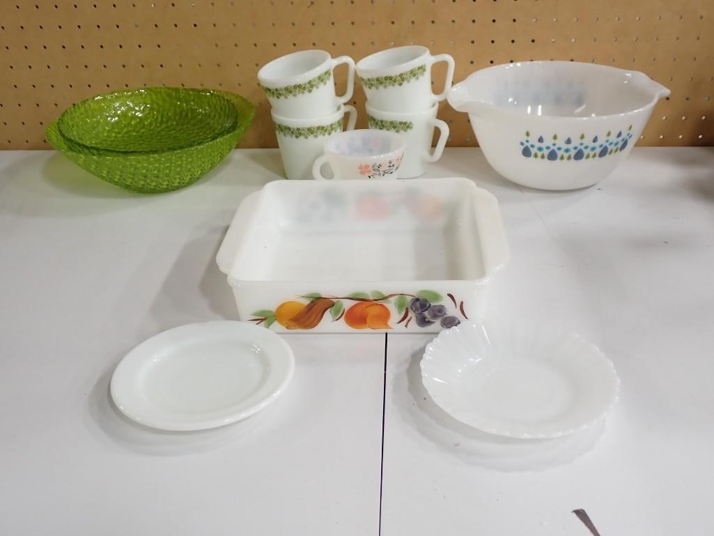 Glass Lot including Fire King milk glass, Gay Fad Fruit Design, Pyrex Crazy Daisy, Hazel Atlas Green: Glass Lot including Fire King milk glass, Gay Fad Fruit Design, Pyrex Crazy Daisy, Hazel Atlas Green, etc. All pictures are considered part of the description and should be examined carefully by bidde
