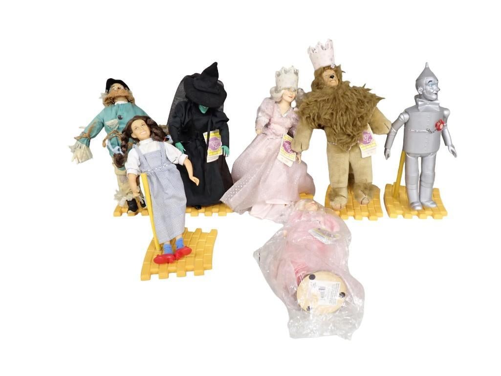 Presents Hamilton "The Wizard of Oz" Dolls (1 of 12)