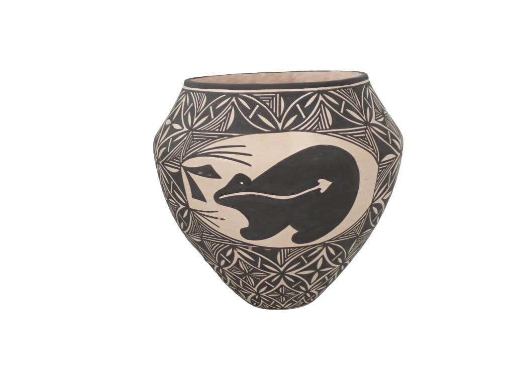 New Mexico Acoma Pottery Vase with Black Bear Design - Tim Garcia (1 of 7)