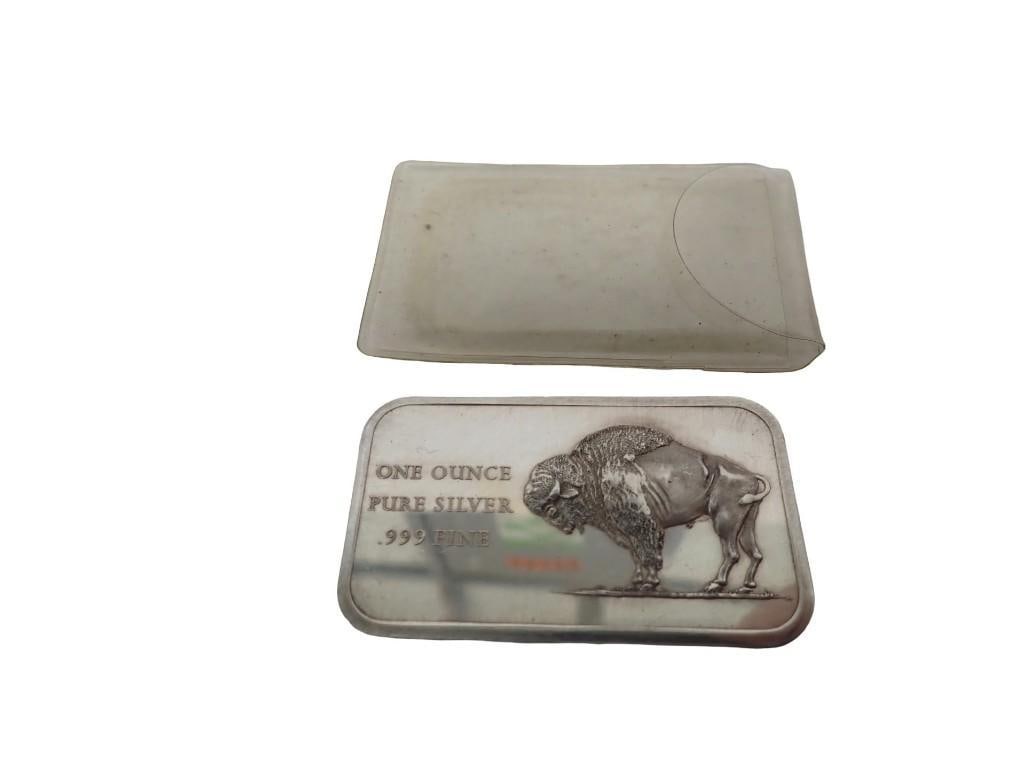 A .999 Silver One ounce 1976 American Bicentennial Bar: A .999 silver one ounce 1976 American Bicentennial bar All pictures are considered part of the description and should be examined carefully by bidders. Live Auctioneers is now offerin