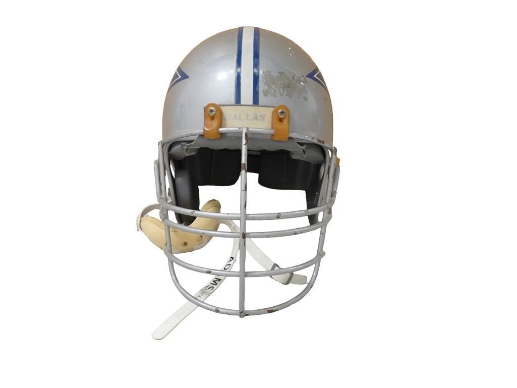 Vintage Dallas Cowboys Football Helmet: Vintage Dallas Cowboys Football Helmet - there was a note attached that says 'game worn', but it doesn't say by who and there's no paperwork. As is All pictures are considered pa