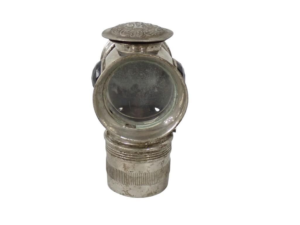 Antique Circa 1899 Solar Oil Bicycle Lamp All Original: Antique Circa 1899 Solar Oil Bicycle Lamp All Original All pictures are considered part of the description and should be examined carefully by bidders. Live Auctioneers is now offering Live Shipping t