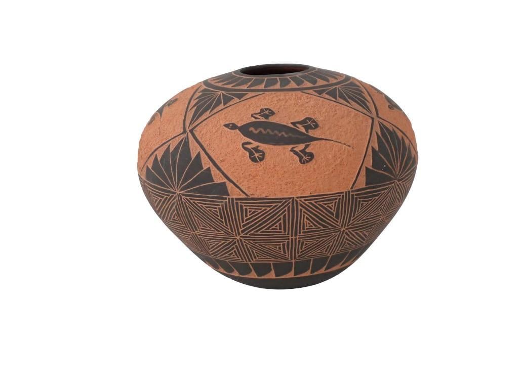Acoma Pottery Vase - Signed Chorliz - Gecko or Lizard Design (1 of 6)