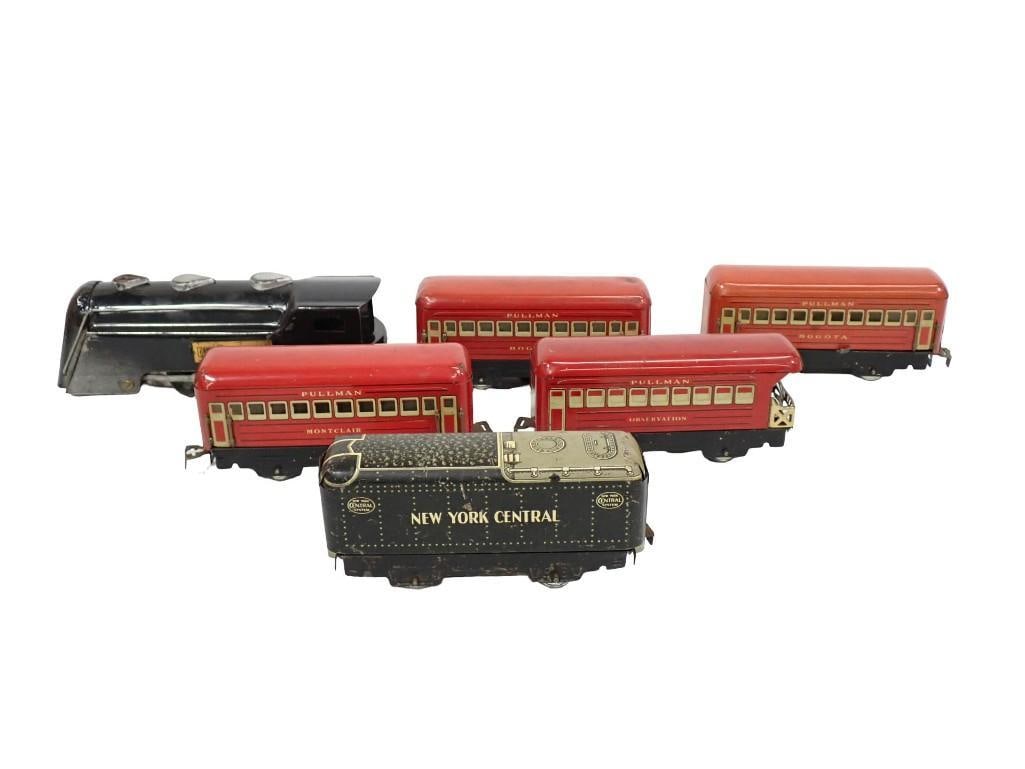 Vintage Tin Litho Model Train Cars including Marx (1 of 10)