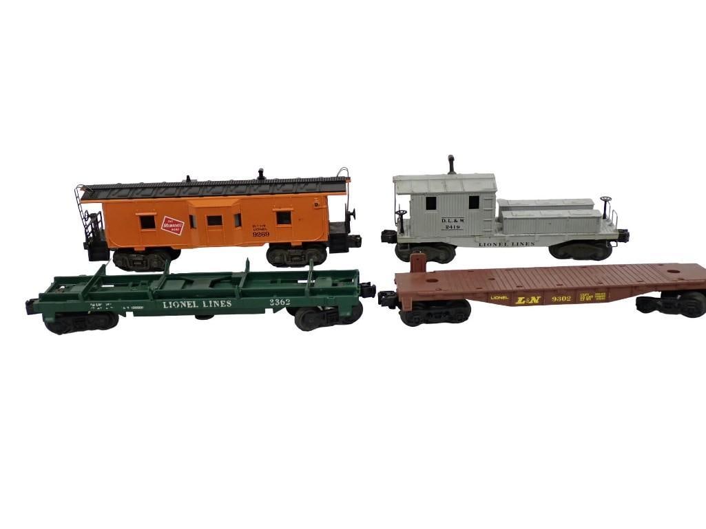 Lot of O Scale Lionel Model Train Cars (1 of 8)
