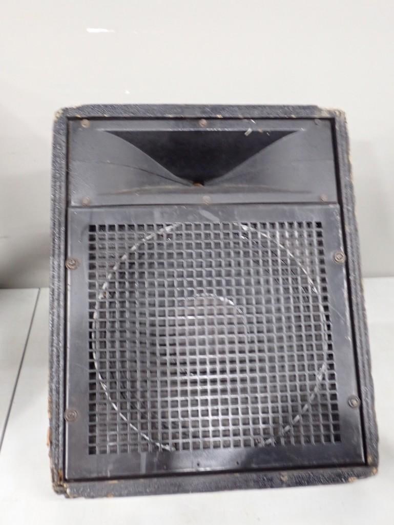 Peavey 1245-M 150 Watt Stage Monitor Wedge Speaker: Peavey 1245-M 150 Watt Stage Monitor Wedge Speaker All pictures are considered part of the description and should be examined carefully by bidders. Live Auctioneers is now offering Live Shipping throu