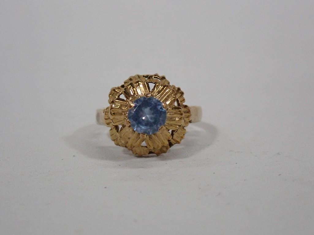 Vintage Gold Ring Marked 14K: Vintage Gold Ring Marked 14K All pictures are considered part of the description and should be examined carefully by bidders. Live Auctioneers is now offering Live Shipping through them. This is an op