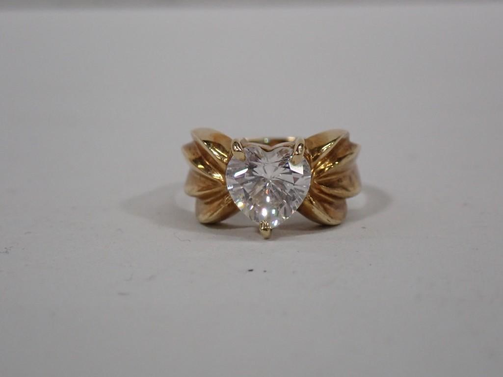 Vintage Gold Ring Marked 10K: Vintage Gold Ring Marked 10K All pictures are considered part of the description and should be examined carefully by bidders. Live Auctioneers is now offering Live Shipping through them. This is an op