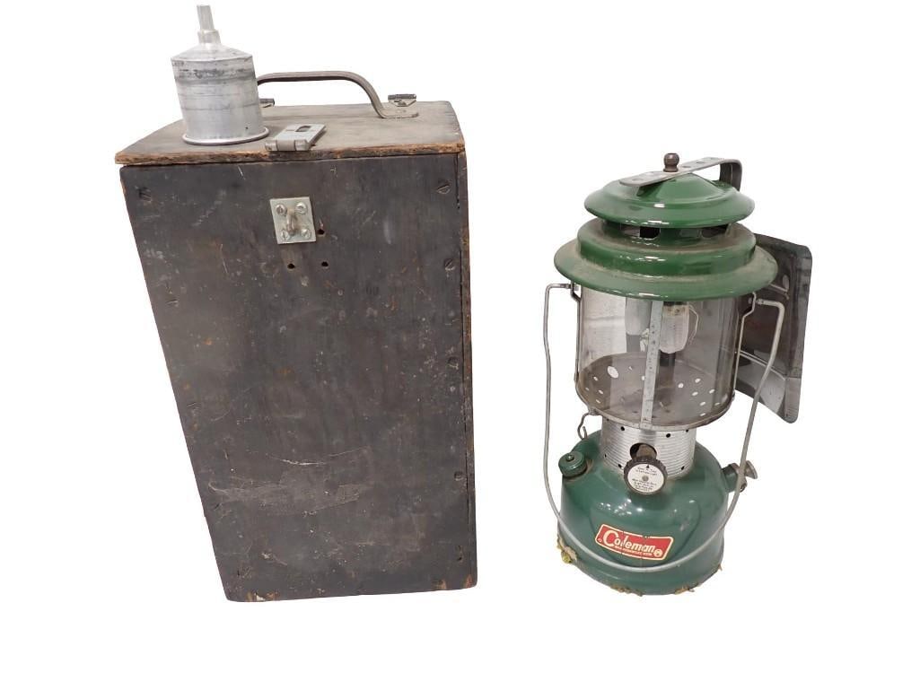 Coleman Lantern with Case (1 of 8)