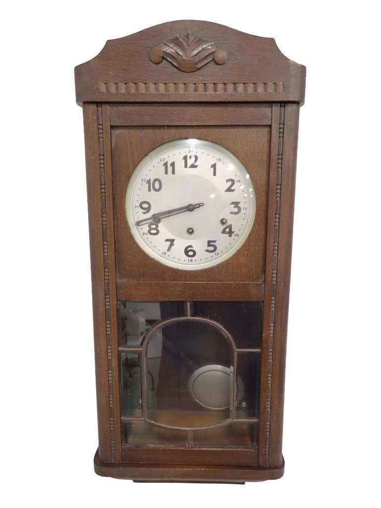 Vintage Pendulum Wall Clock (1 of 9)