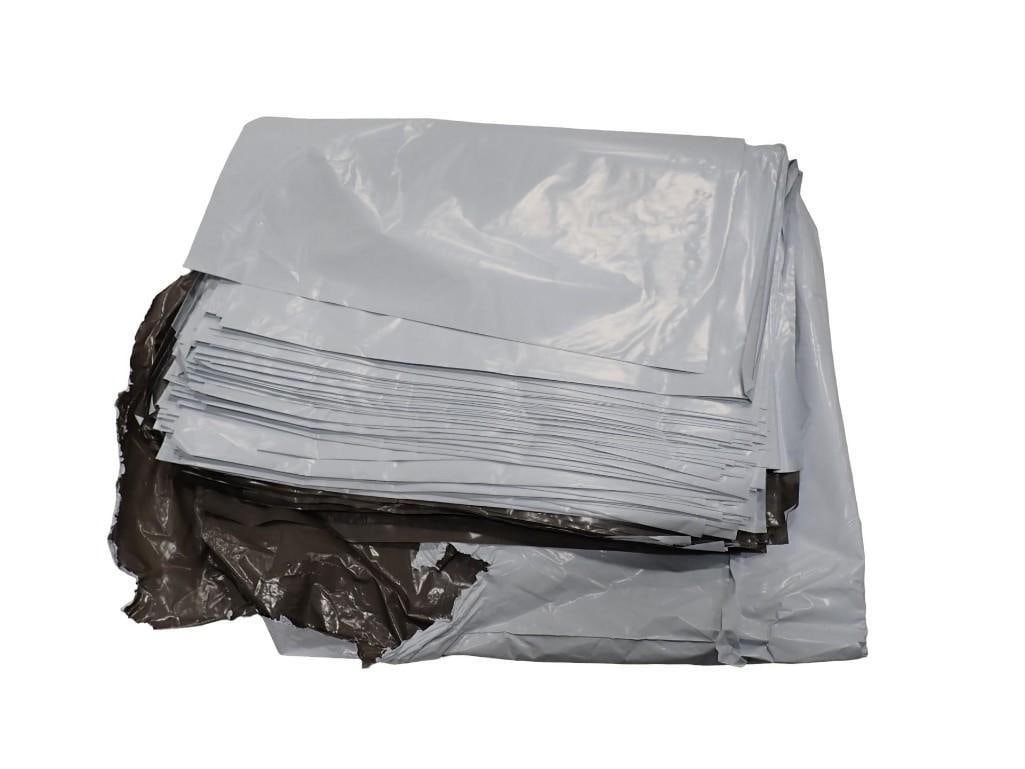 Lot of 12" x 15.5" Poly Mailer Envelopes: Lot of 12" x 15.5" Poly Mailer Envelopes . NOT a full case All pictures are considered part of the description and should be examined carefully by bidders. Live Auctioneers is now offeri
