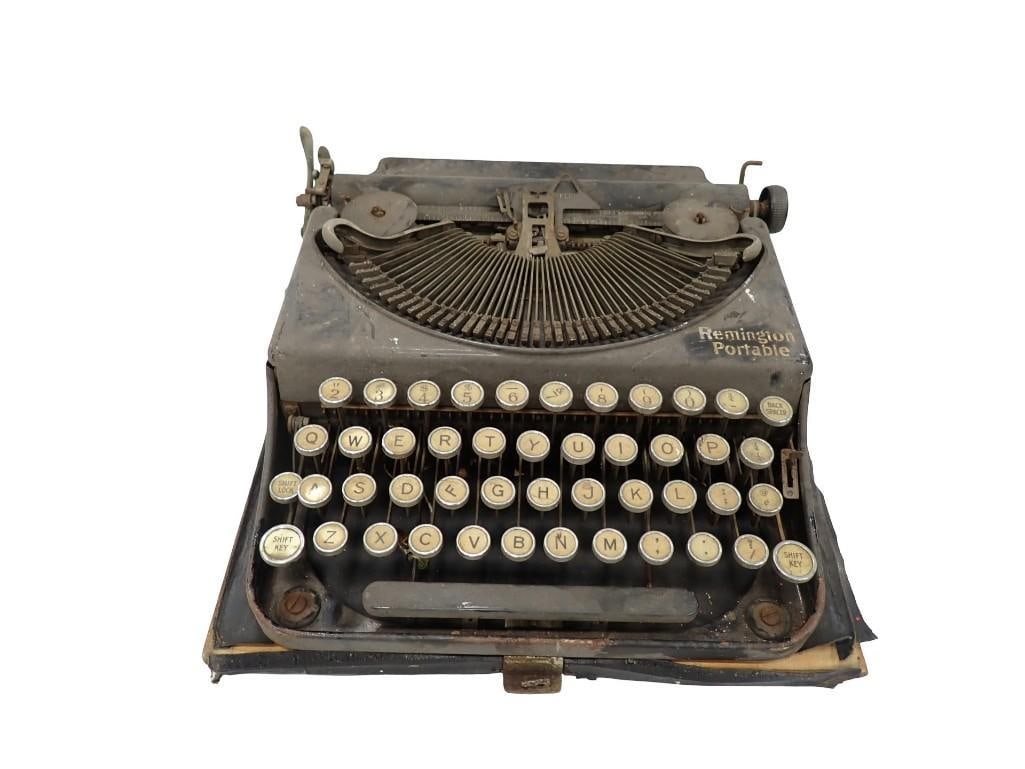 Antique Remington Portable Manual Typewriter (1 of 8)