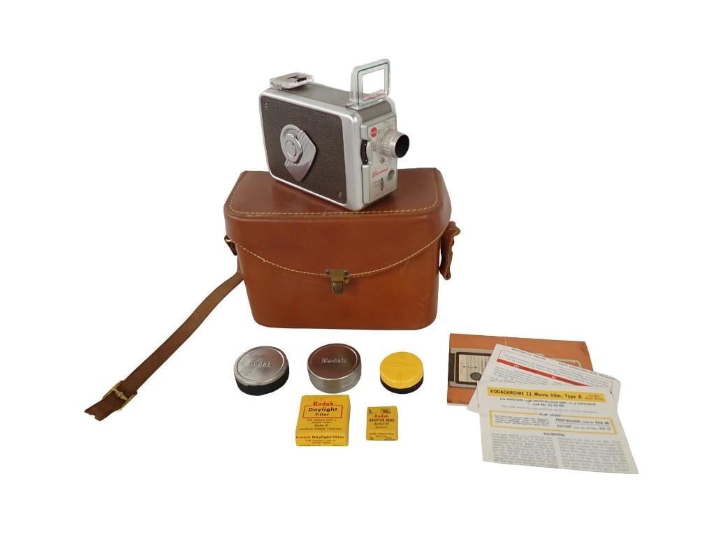 Vintage Kodak Brownie 8mm Video Camera with Case and accessories (1 of 11)