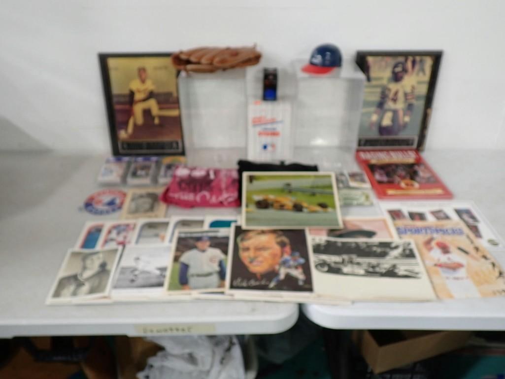 Sports Lot including Hank Aaron, Walter Payton Plaques, Cards, Pictures, Cases, Mitt/Glove, T-Shirt,: Sports Lot including Hank Aaron, Walter Payton Plaques, Cards, Pictures, Cases, Mitt/Glove, T-Shirt, Chicago Bulls, etc. All pictures are considered part of the description and should be examined care