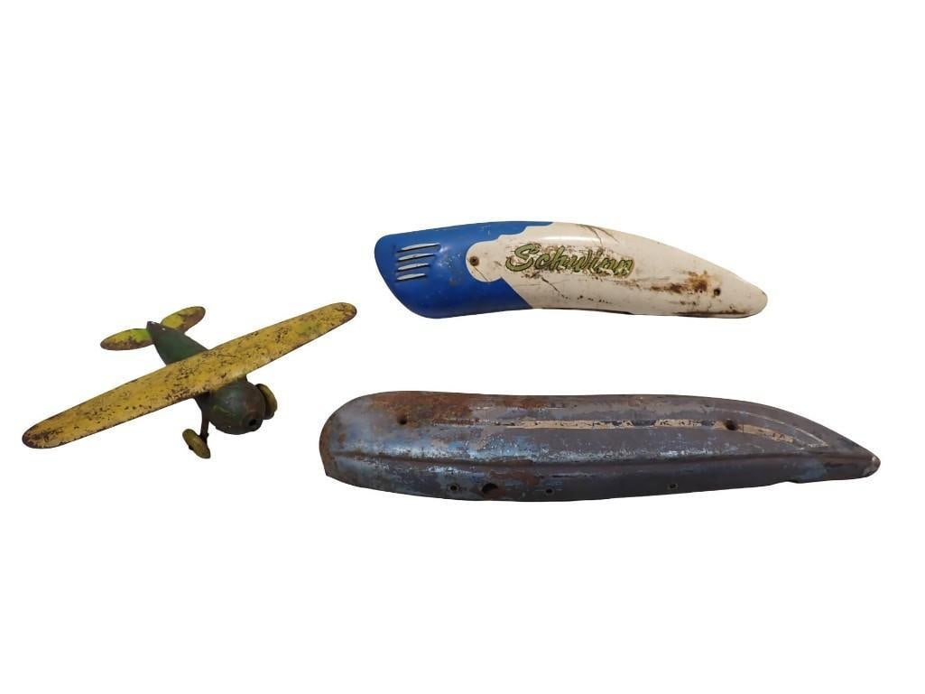 Collectibles incl Vintage Model Airplane and a Vintage Schwinn Bicycle Tank and a half bicycle tank: Collectibles incl Vintage Model Airplane and a Vintage Schwinn Bicycle Tank and a half bicycle tank - unknown maker All pictures are considered part of the description and should be examined carefully
