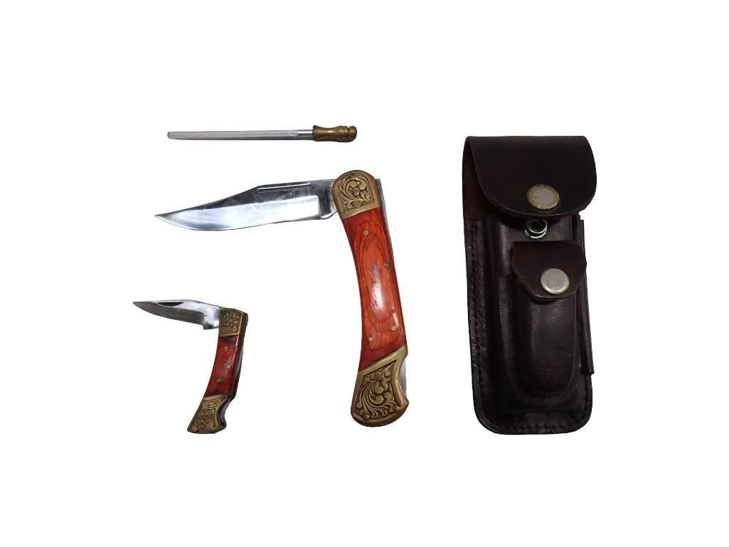 2 Pocket Knives with a Leather Case and a Knife Sharpener: 2 Pocket Knives with a Leather Case and a Knife Sharpener All pictures are considered part of the description and should be examined carefully by bidders. Live Auctioneers is now offering Live Shippin