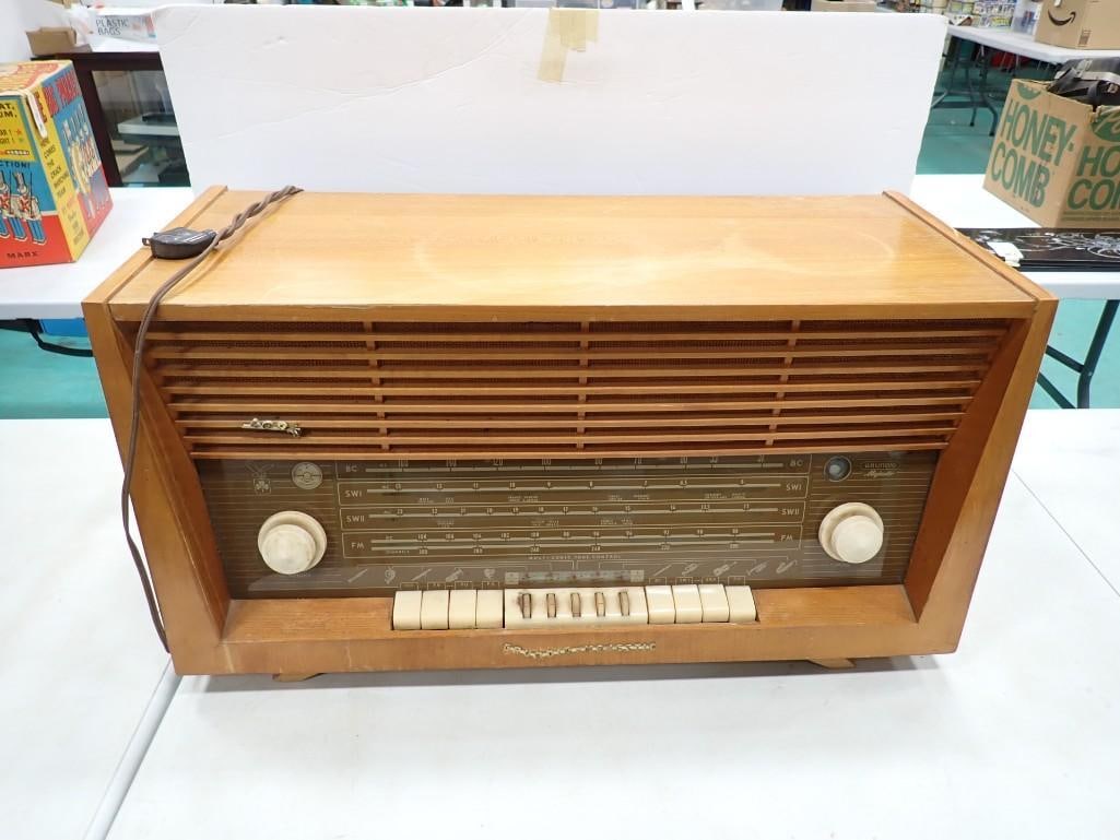 Vintage Grundig-Majestic model 4095USA German Tube Radio (1 of 12)