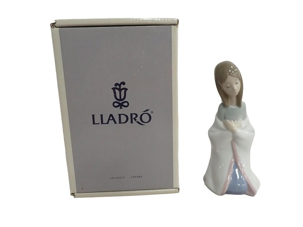 Lladro Porcelain Figurine - Nativity Virgin 04671 with box: Lladro Porcelain Figurine - Nativity Virgin 04671 with box All pictures are considered part of the description and should be examined carefully by bidders. Live Auctioneers is now offering Live Shippi