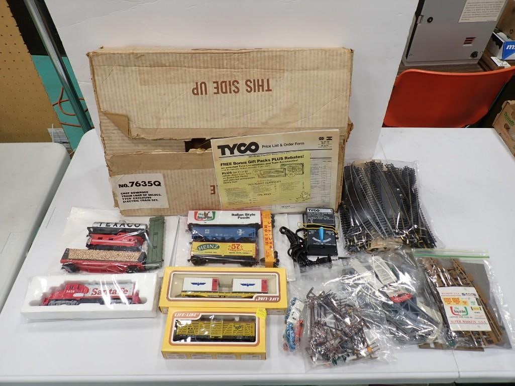 Tyco Train Set - No 7635Q - comes with everything as shown (1 of 20)