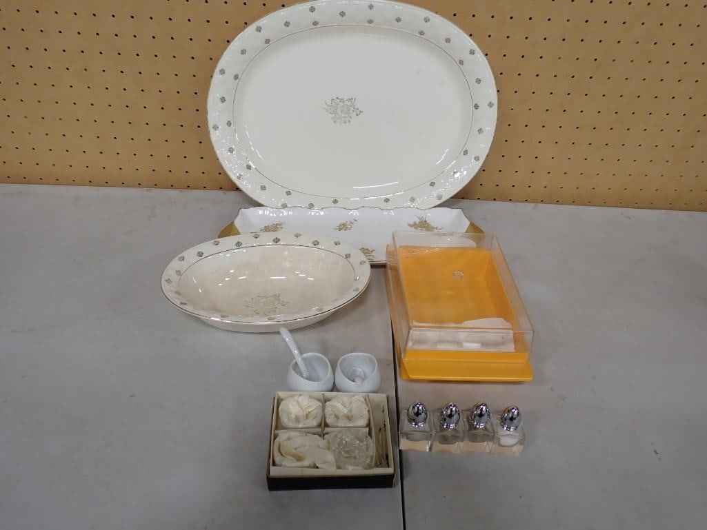 Glass Salt and Pepper Shakers with Vintage Plastic Caddy, Taylor Smith Pieces including 22K Gold Acc (1 of 10)