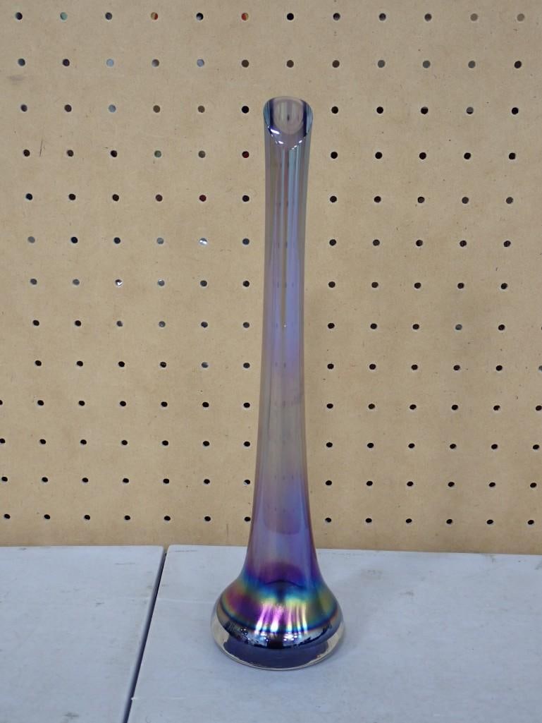 Vintage Iridescent Art Glass Stretch Vase - Signed: Vintage Iridescent Art Glass Stretch Vase - Signed All pictures are considered part of the description and should be examined carefully by bidders. Live Auctioneers is now offering Live Shipping throu