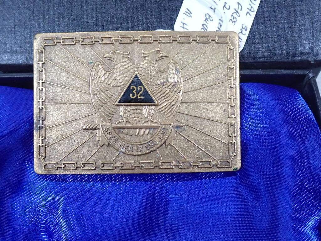 Original 32nd Degree Free Masons 2-Headed Eagle Belt Buckle: Original 32nd Degree Free Masons 2-Headed Eagle Belt Buckle All pictures are considered part of the description and should be examined carefully by bidders. Live Auctioneers is now offering Live