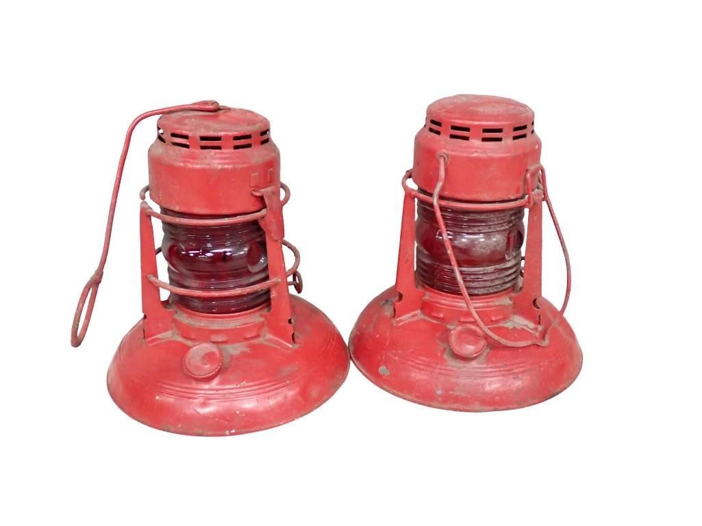 Pair of Vintage Dietz Traffic Guard Red Lantern Lights with Red Glass: Pair of Vintage Dietz Traffic Guard Red Lantern Lights with Red Glass All pictures are considered part of the description and should be examined carefully by bidders. Live Auctioneers is now offering 