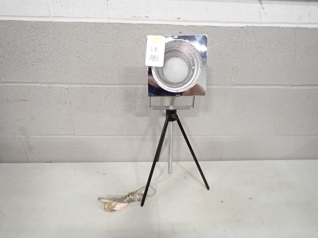 Industrial Style Spotlight Lamp with Tripod: Industrial Style Spotlight Lamp with Tripod All pictures are considered part of the description and should be examined carefully by bidders. Live Auctioneers is now offering Live Shipping through them