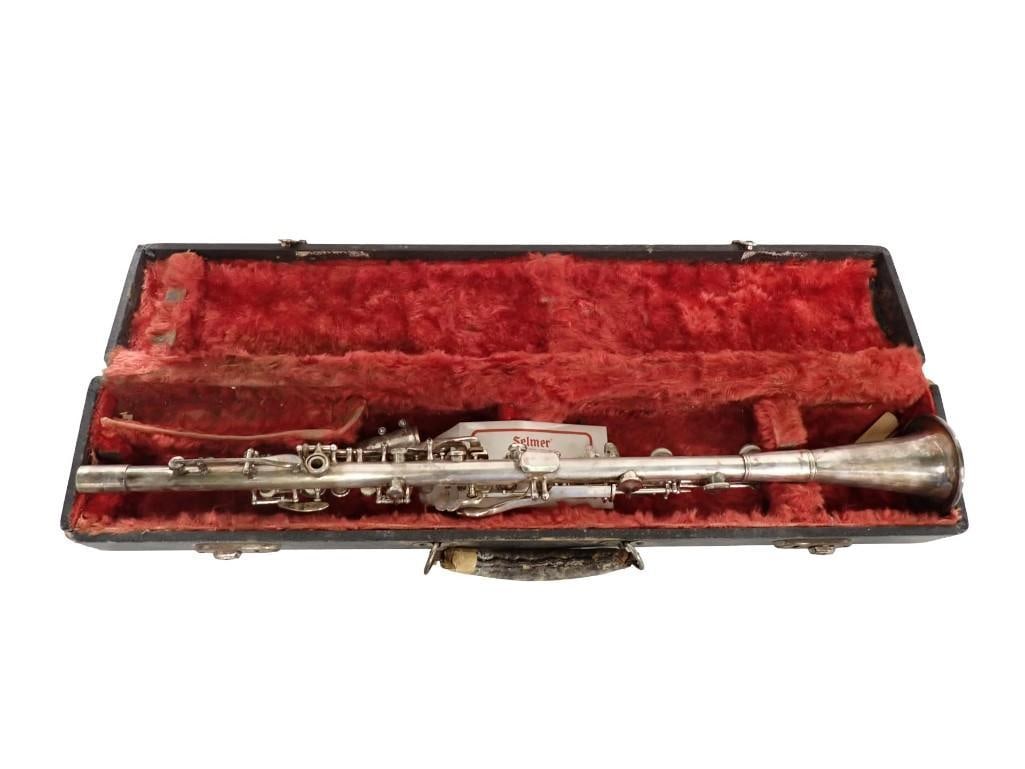 Vintage Metal Clarinet with Selmer Pads and a case (1 of 7)
