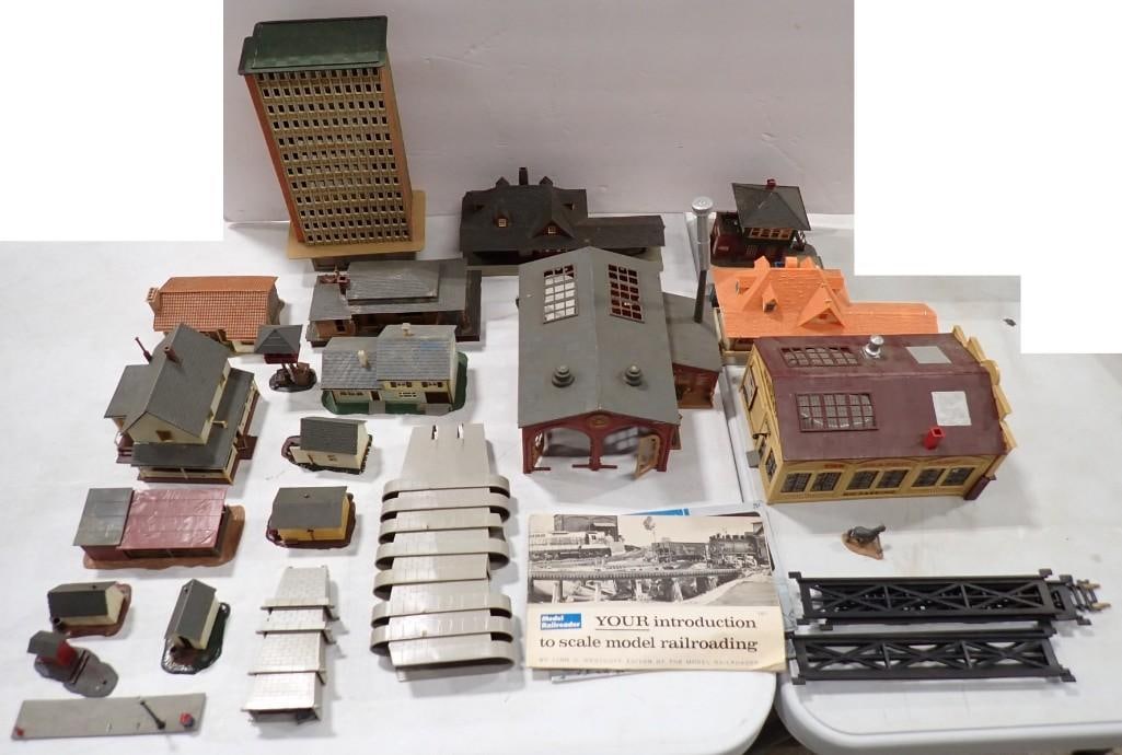 Lot of Model Train Accessories including Buildings (1 of 20)