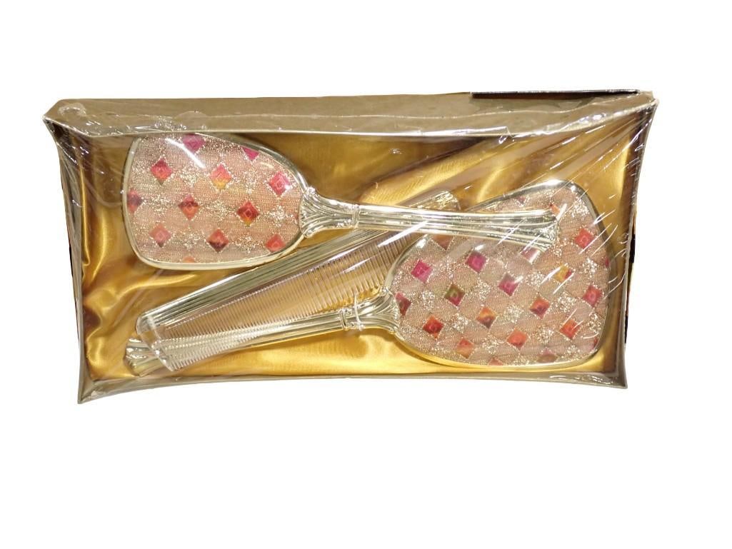 Vintage MCM Vanity Set with Case: Vintage Mid Century Modern Vanity Set with Case All pictures are considered part of the description and should be examined carefully by bidders. Live Auctioneers is now offering Live Shipping through 