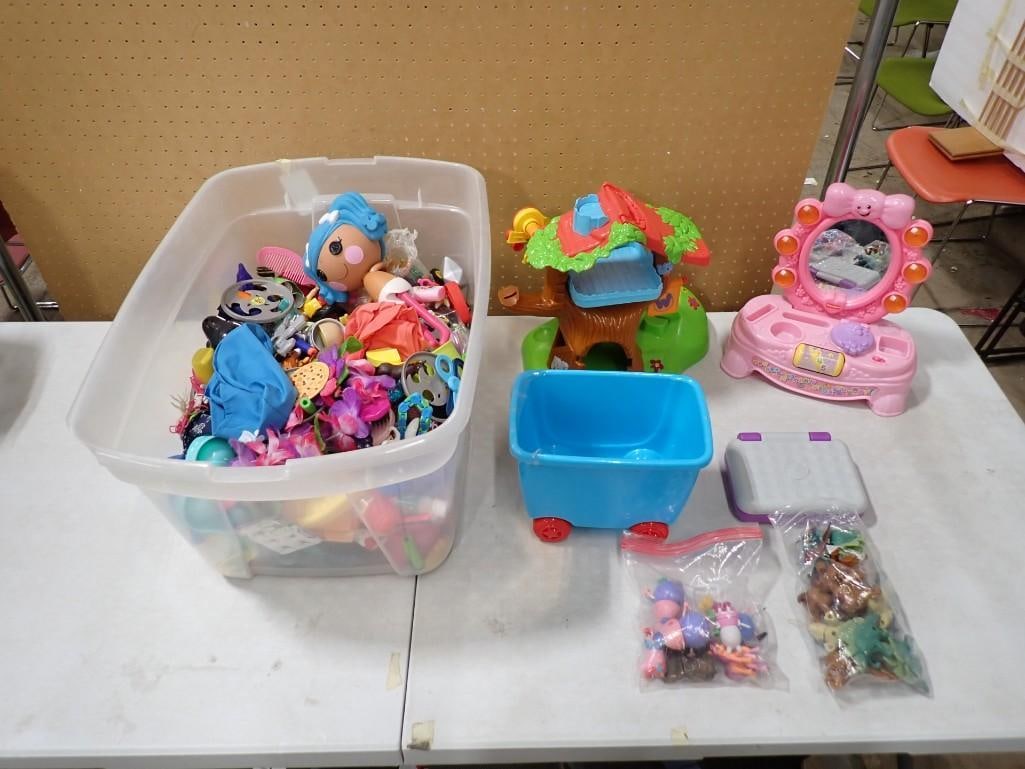 Playskool Weebles Musical Treehouse and Fisher-Price Laugh & Learn Magical Musical Mirror and  (1 of 13)