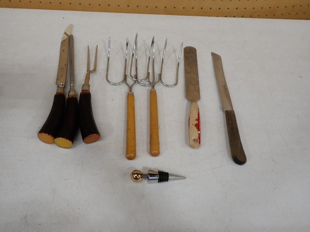 Vintage Cutlery / Kitchen Lot including Deglon Knife, Wine Stopper, etc.: Vintage Cutlery / Kitchen Lot including Deglon Knife, Wine Stopper, etc. All pictures are considered part of the description and should be examined carefully by bidders. Live Auctioneers is now offeri