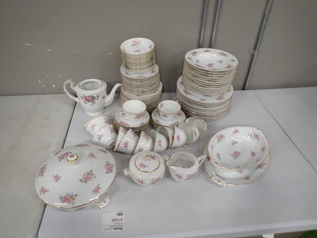 Huge Set of Vintage Kingswood Occupied Japan Gold Rimmed China Set: Huge Set of Vintage Kingswood Occupied Japan Gold Rimmed China Set All pictures are considered part of the description and should be examined carefully by bidders. Live Auctioneers is now offering Liv