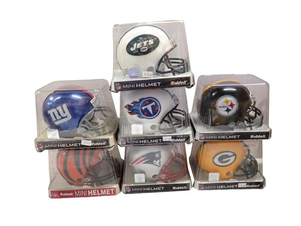 7 NFL Riddell Mini Helmets incl Pittsburgh Steelers, NY Jets, Green Bay Packers, etc: 7 NFL Riddell Mini Helmets incl Pittsburgh Steelers, NY Jets, Green Bay Packers, etc. All new in package. All pictures are considered part of the description and should be examined carefully by 