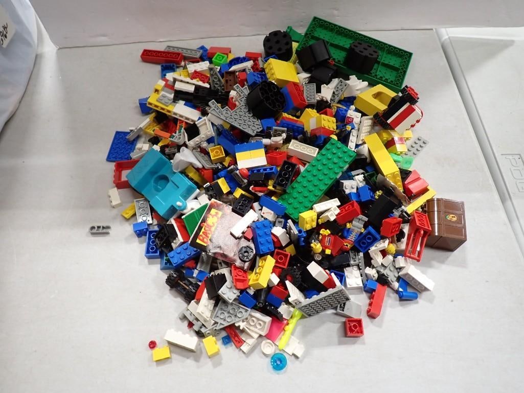 Lot of Lego Bricks, Pieces, Etc: Lot of Lego Bricks, Pieces, Etc All pictures are considered part of the description and should be examined carefully by bidders. Live Auctioneers is now offering Live Shipping through them. This is an