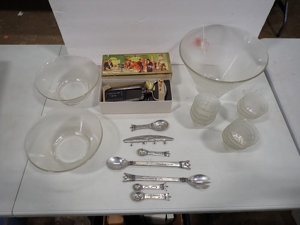 Kitchen Lot including Vintage Carving Aid, Glass Bowls, Cups, Pewter Flatware: Kitchen Lot including Vintage Carving Aid, Glass Bowls, Cups, Pewter Flatware All pictures are considered part of the description and should be examined carefully by bidders. Live Auctioneers is now o
