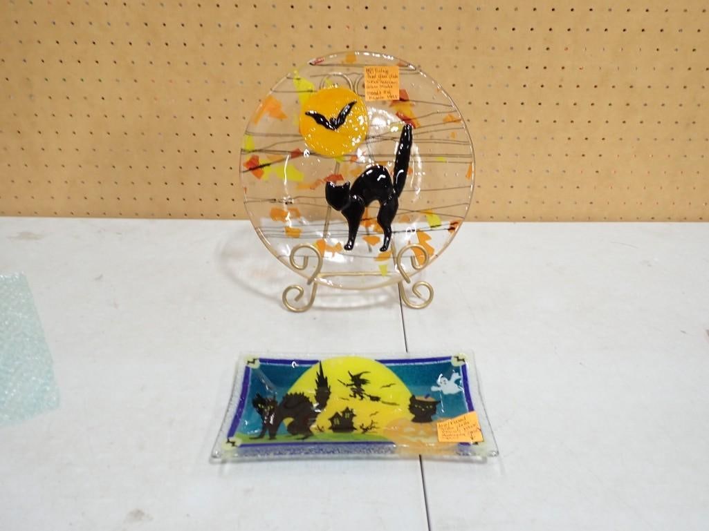 Jill Engels and Peggy Karr Signed Fused Glass Halloween Plate and Tray: Jill Engels and Peggy Karr Signed Fused Glass Halloween Plate and Tray All pictures are considered part of the description and should be examined carefully by bidders. Live Auctioneers is now offering