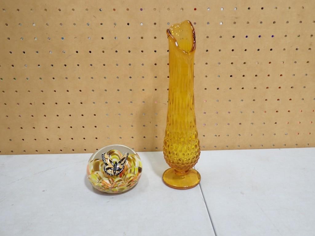 MCM Vintage Glass Lot - Kanawha Amber / Gold Hobnail / Diamond Point Vase and Maude & Bob St Clair: MCM Vintage Glass Lot - Kanawha Amber / Gold Hobnail / Diamond Point Vase and Maude & Bob St Clair Butterfly Sulphide Art Glass Paperweight All pictures are considered part of the description and 