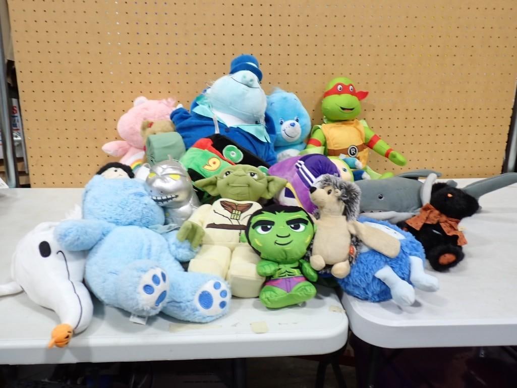 Plush lot including Carebears, Star Wars, Hedgehog, Teenage Mutant Ninja Turtles, Hulk, Disney Haunt: Plush lot including Carebears, Star Wars, Hedgehog, Teenage Mutant Ninja Turtles, Hulk, Disney Haunted Mansion, etc. All pictures are considered part of the description and should be examined carefull