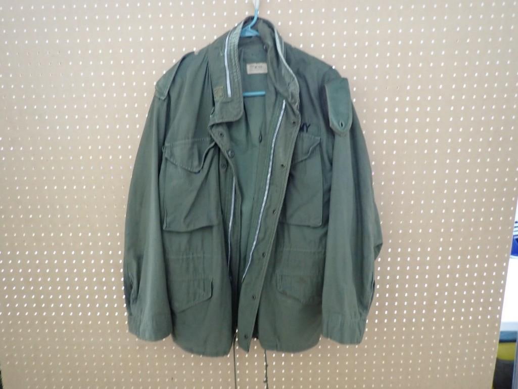 Vintage U.S. Army M-65 Field Jacket OG-107 olive green: Vintage U.S. Army M-65 Field Jacket OG-107 olive green All pictures are considered part of the description and should be examined carefully by bidders. Live Auctioneers is now offering Live Shipping t