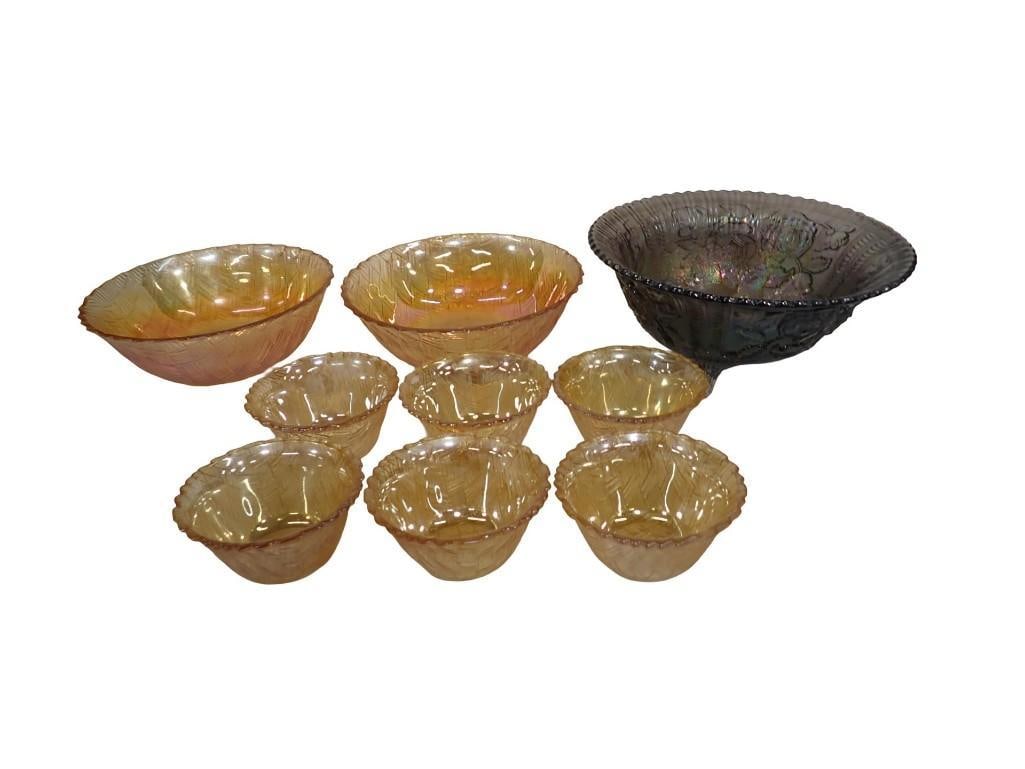 Lot of Bowls incl Amber and Iridescent: Lot of Bowls incl Amber and Iridescent All pictures are considered part of the description and should be examined carefully by bidders. Live Auctioneers is now offering Live Shipping through them. Thi