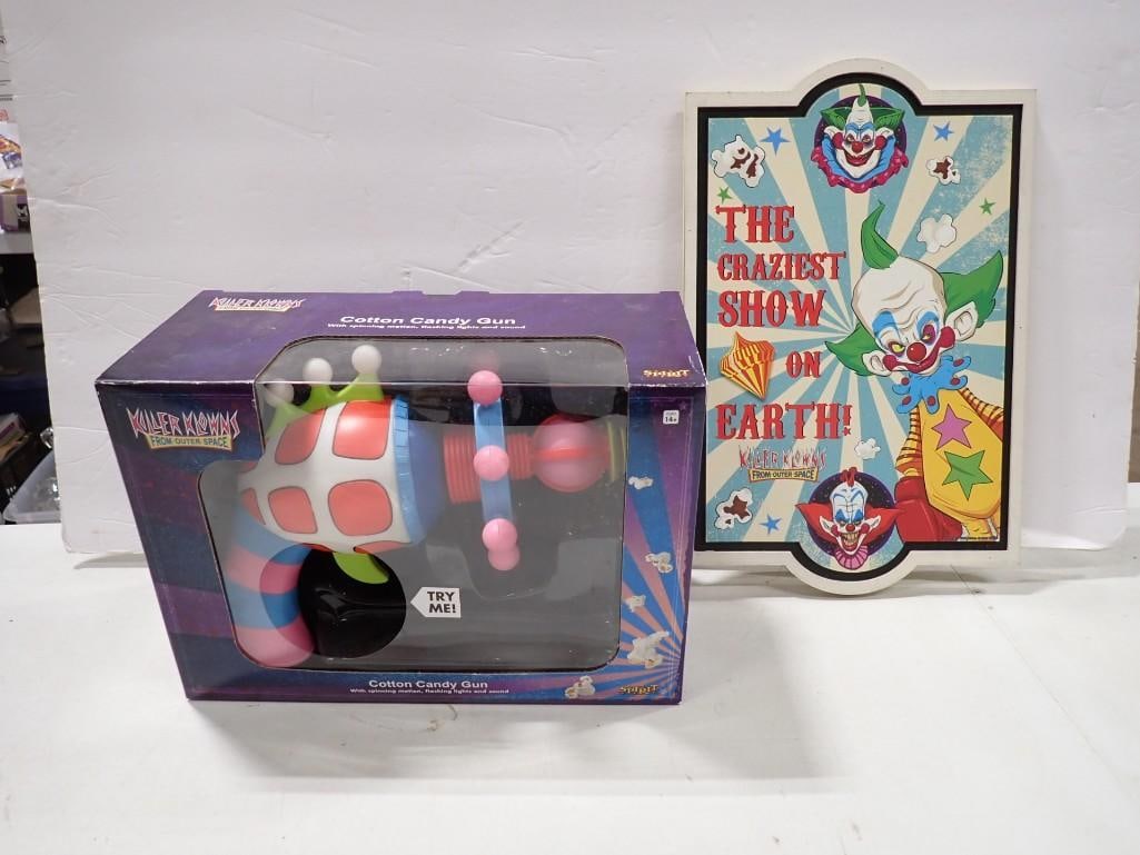Killer Klowns from Outer Space Cotton Gun and The Craziest Show on Earth Wall Hanging: Killer Klowns from Outer Space Cotton Gun and The Craziest Show on Earth Wall Hanging All pictures are considered part of the description and should be examined carefully by bidders. Live Auctioneers 