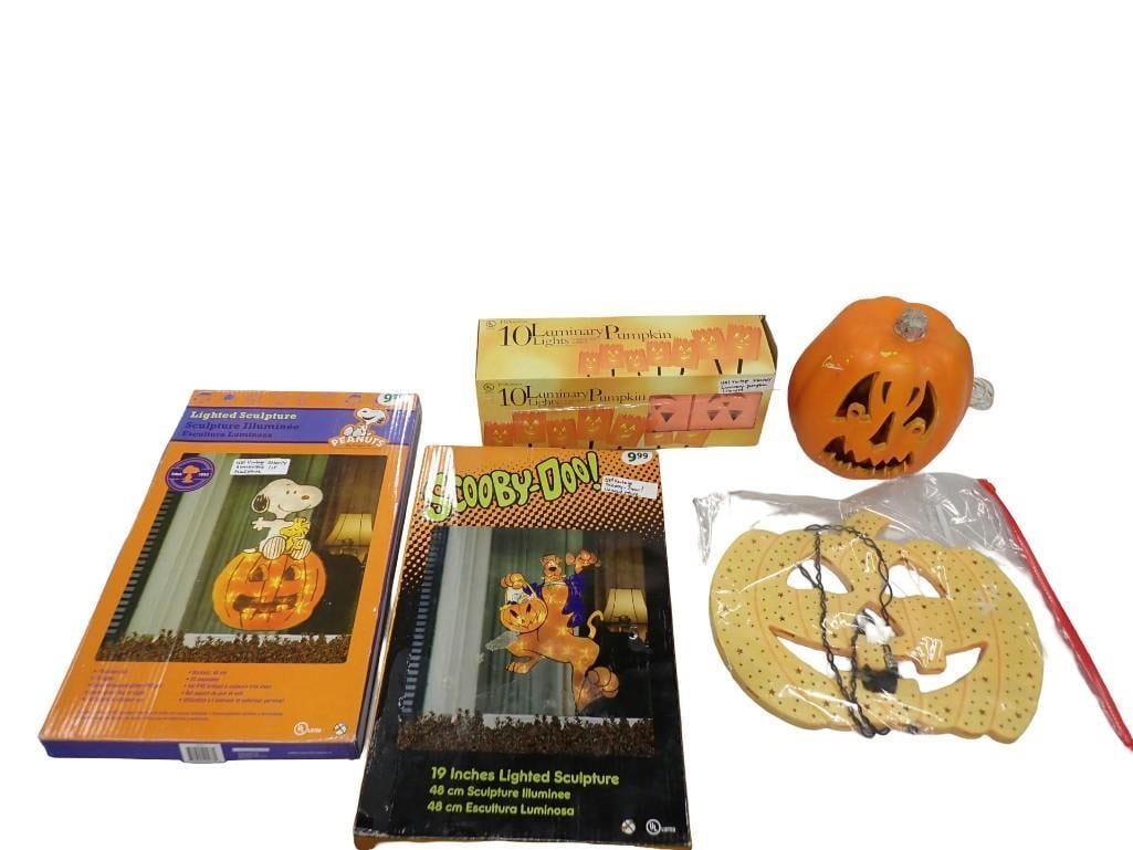 Halloween Lot including Pumpkin Lights, Peanuts Snoopy Lighted Sculpture, Scooby-Doo! Jack-O-Lantern (1 of 9)